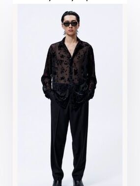 FLORAL JACQUARD SHIRT
BLACK. SIZE MEDIUM